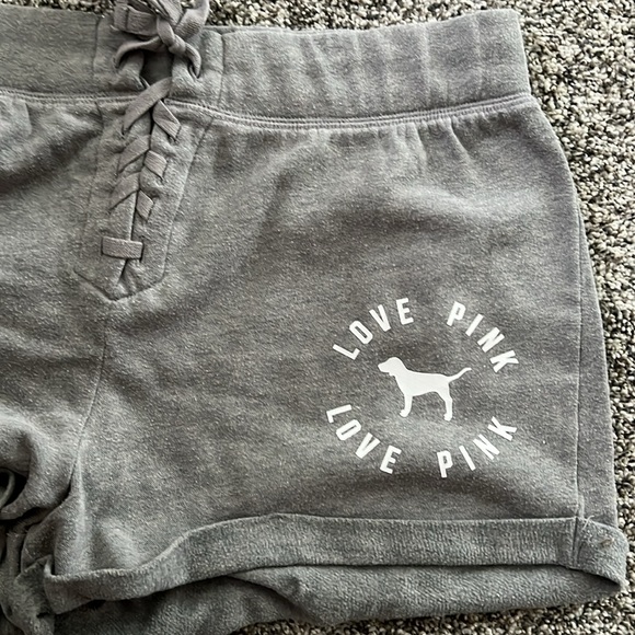 Gray Shorts - M - Picture 3 of 4